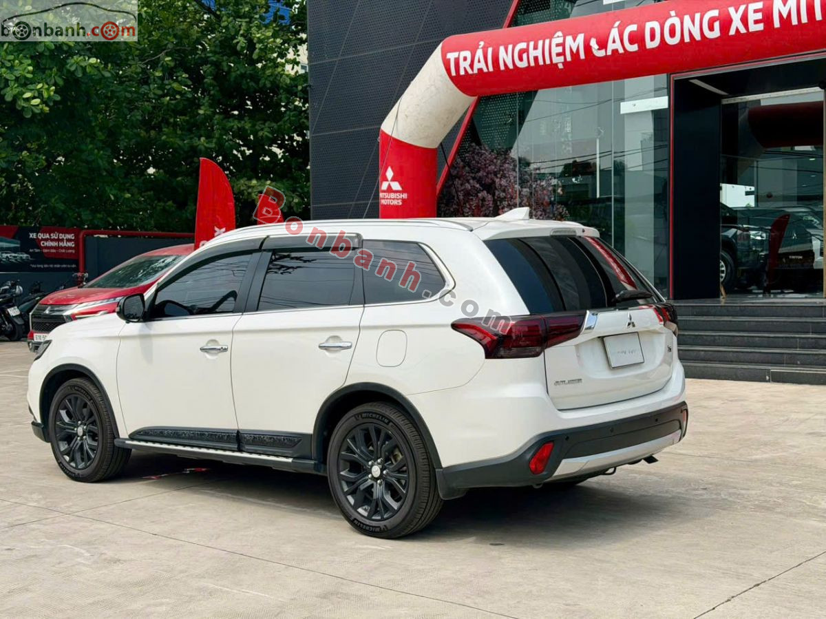Bán ô tô Mitsubishi Outlander 2.4 CVT Premium - 2018 - xe cũ