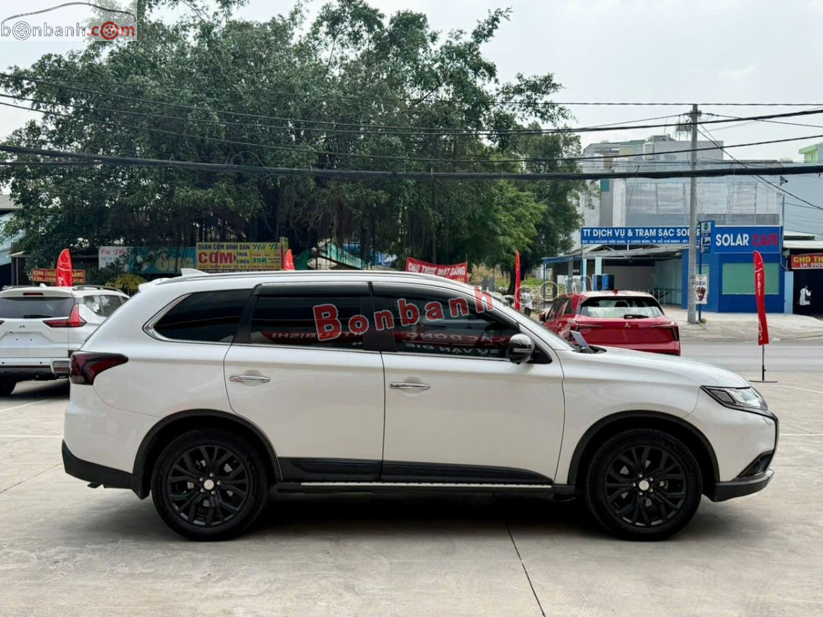 Bán ô tô Mitsubishi Outlander 2.4 CVT Premium - 2018 - xe cũ