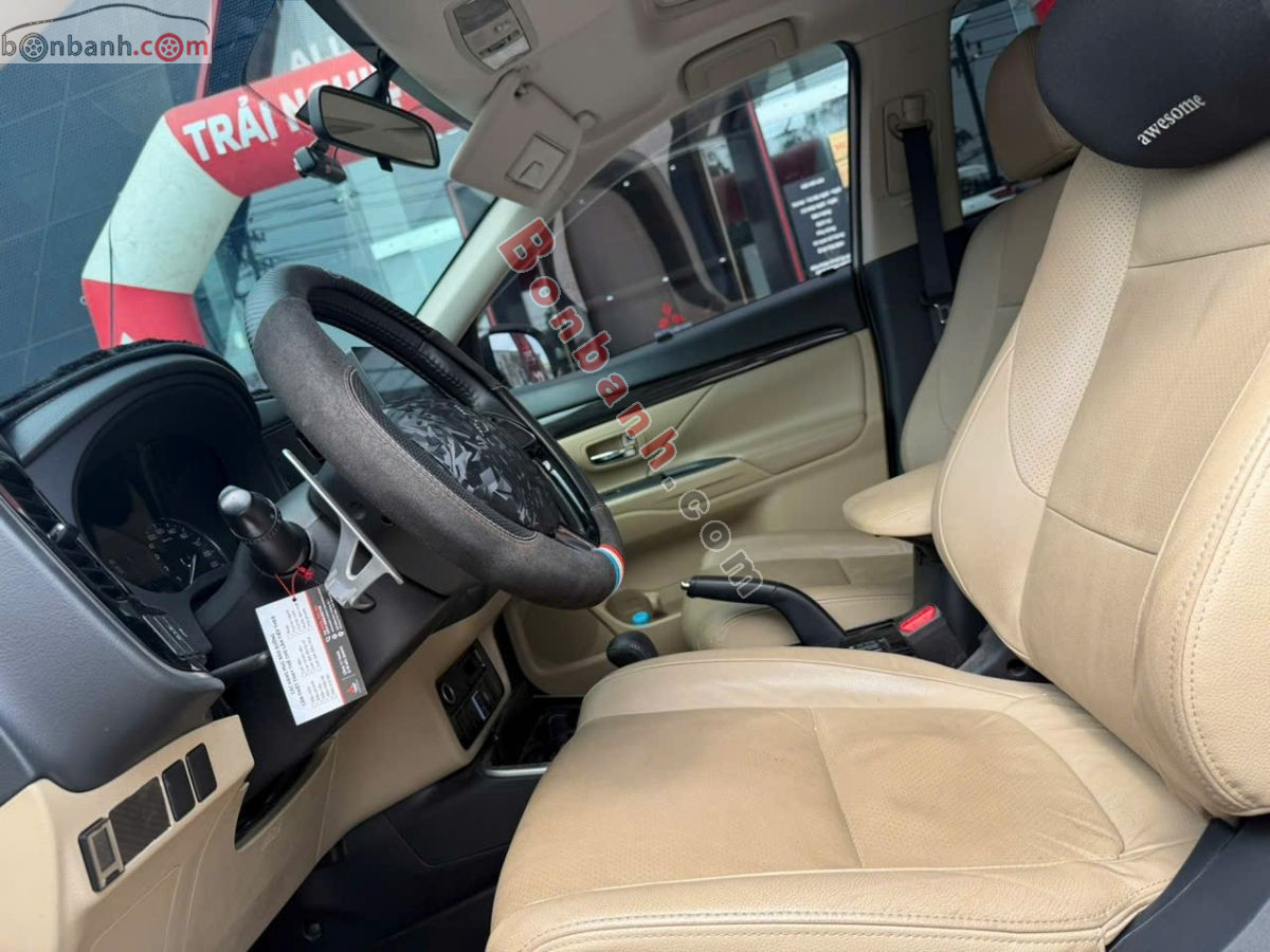 Bán ô tô Mitsubishi Outlander 2.4 CVT Premium - 2018 - xe cũ