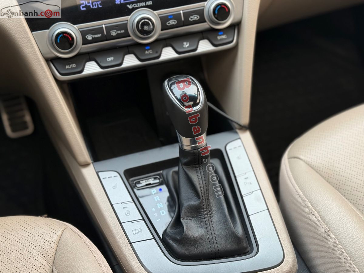 Bán ô tô Hyundai Elantra 2.0 AT - 2022 - xe cũ