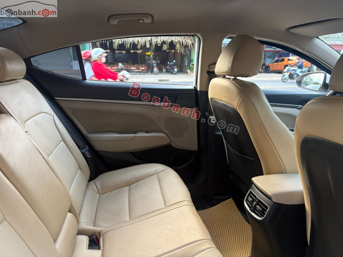 Bán ô tô Hyundai Elantra 1.6 MT - 2018 - xe cũ