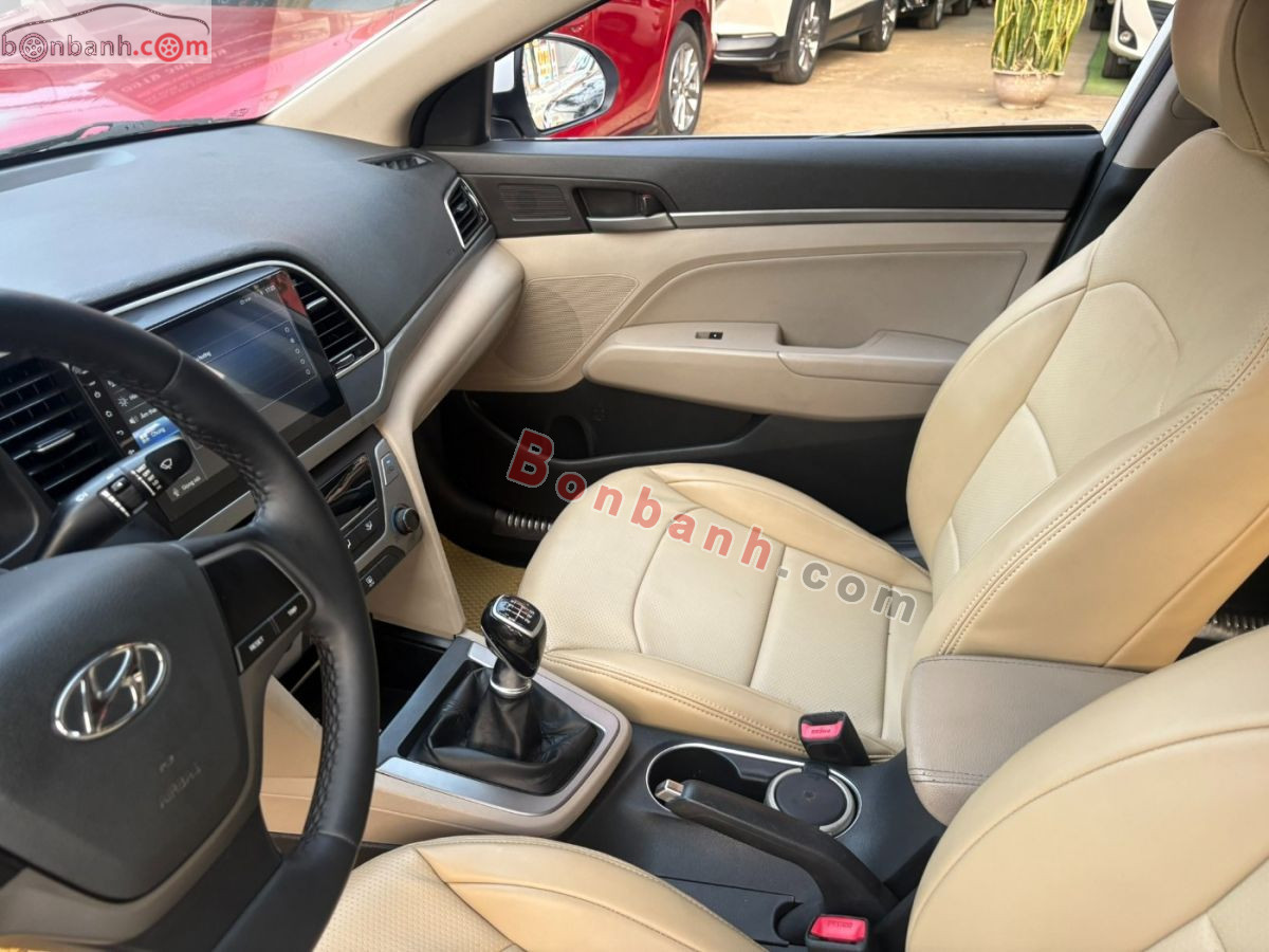 Bán ô tô Hyundai Elantra 1.6 MT - 2018 - xe cũ