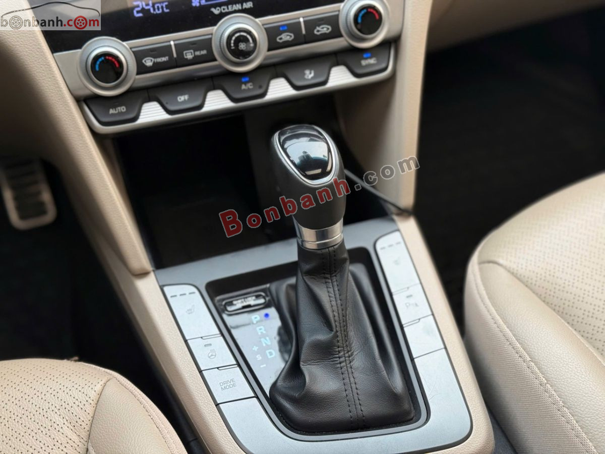 Bán ô tô Hyundai Elantra 2.0 AT - 2022 - xe cũ