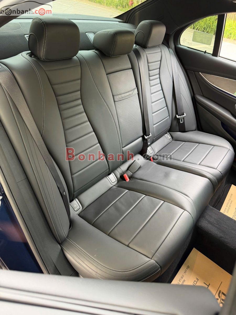 Bán ô tô Mercedes Benz E class E300 AMG - 2019 - xe cũ