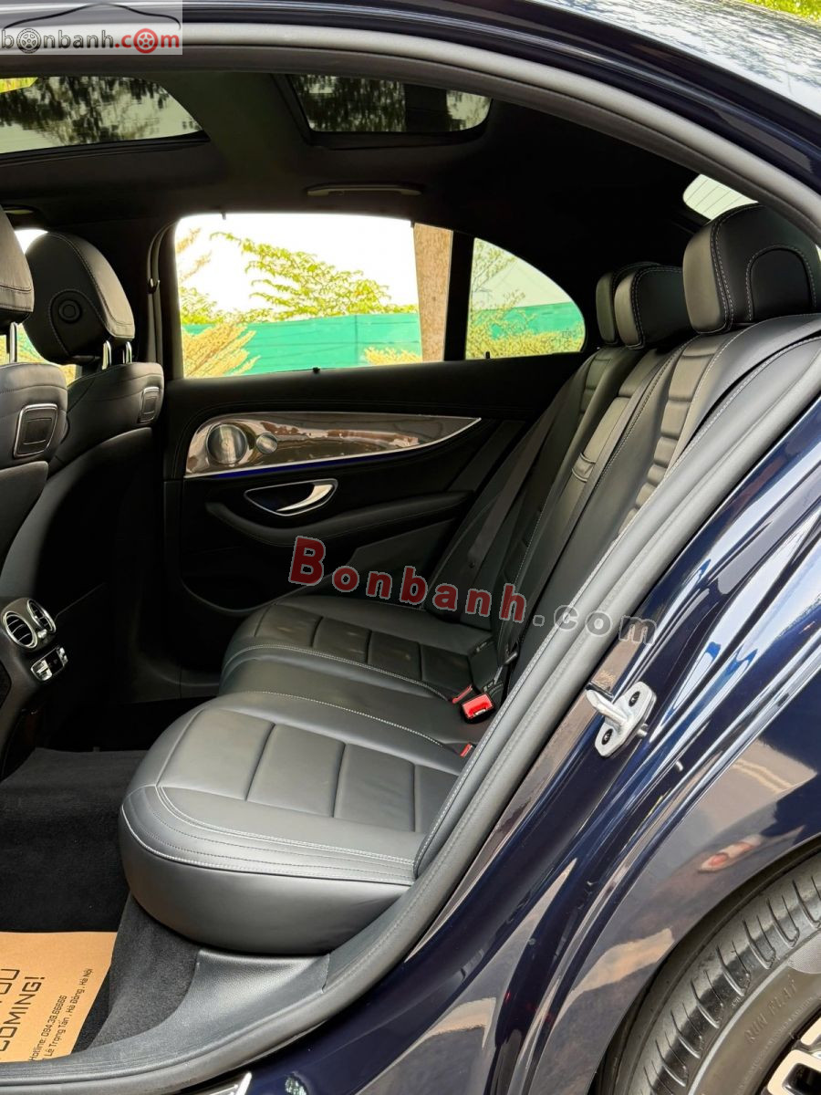 Bán ô tô Mercedes Benz E class E300 AMG - 2019 - xe cũ