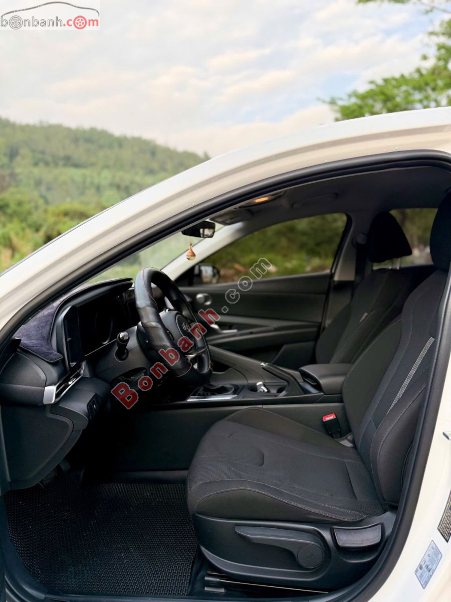 Bán ô tô Hyundai Elantra 1.6 AT Tiêu chuẩn - 2023 - xe cũ