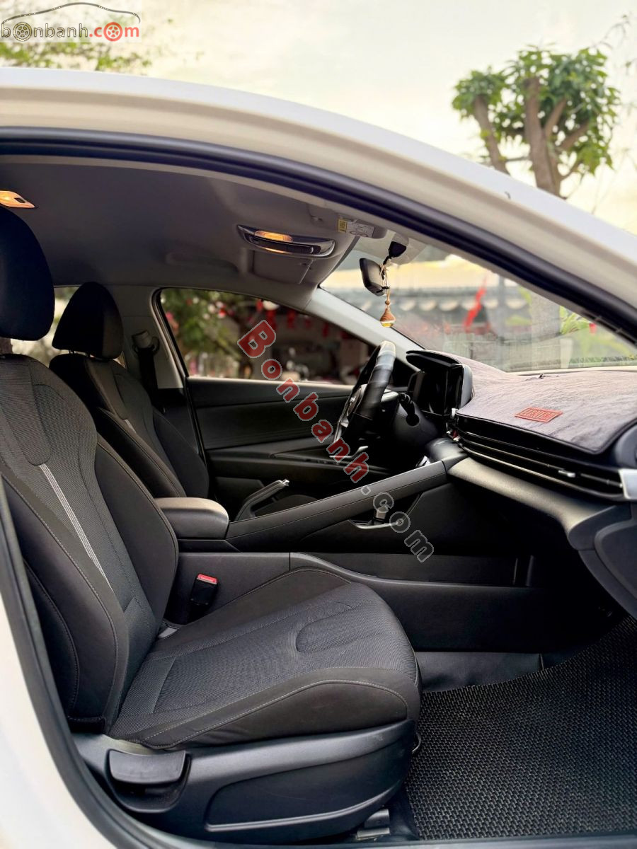 Bán ô tô Hyundai Elantra 1.6 AT Tiêu chuẩn - 2023 - xe cũ