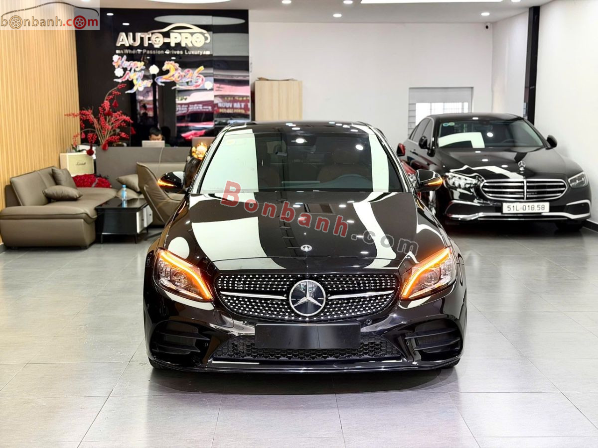 Bán ô tô Mercedes Benz C class C300 AMG - 2019 - xe cũ