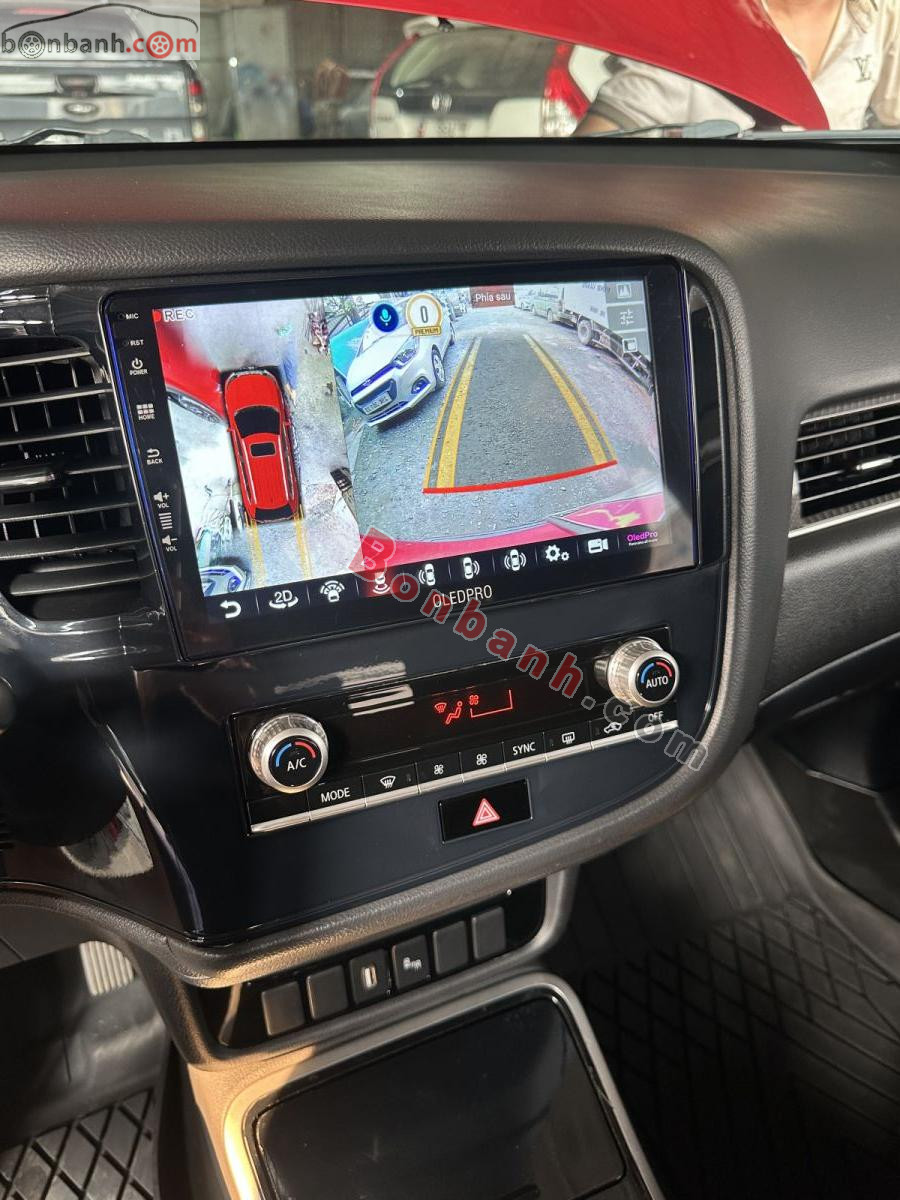 Bán ô tô Mitsubishi Outlander 2.0 CVT Premium - 2020 - xe cũ