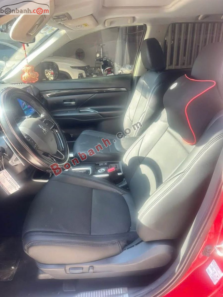 Bán ô tô Mitsubishi Outlander 2.4 CVT Premium - 2019 - xe cũ