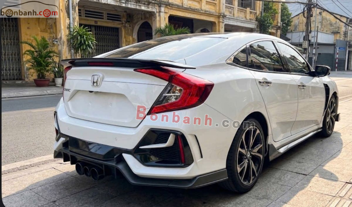 Bán ô tô Honda Civic RS 1.5 AT - 2019 - xe cũ