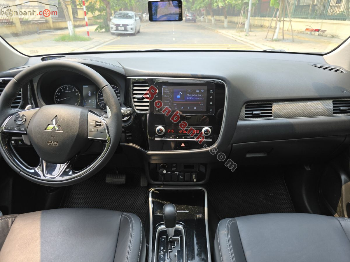 Bán ô tô Mitsubishi Outlander 2.4 CVT Premium - 2020 - xe cũ