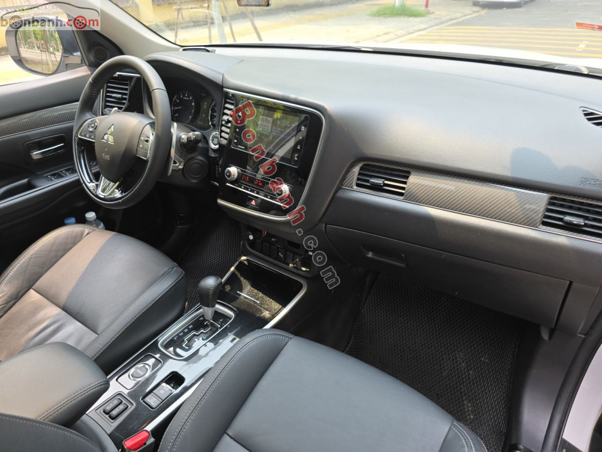 Bán ô tô Mitsubishi Outlander 2.4 CVT Premium - 2020 - xe cũ