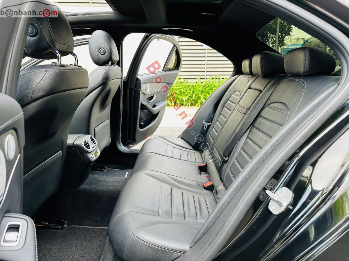 Bán ô tô Mercedes Benz C class C300 AMG - 2021 - xe cũ