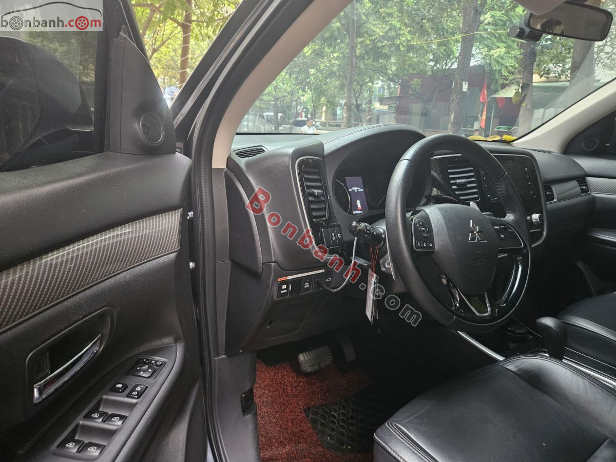 Bán ô tô Mitsubishi Outlander 2.0 CVT Premium - 2020 - xe cũ