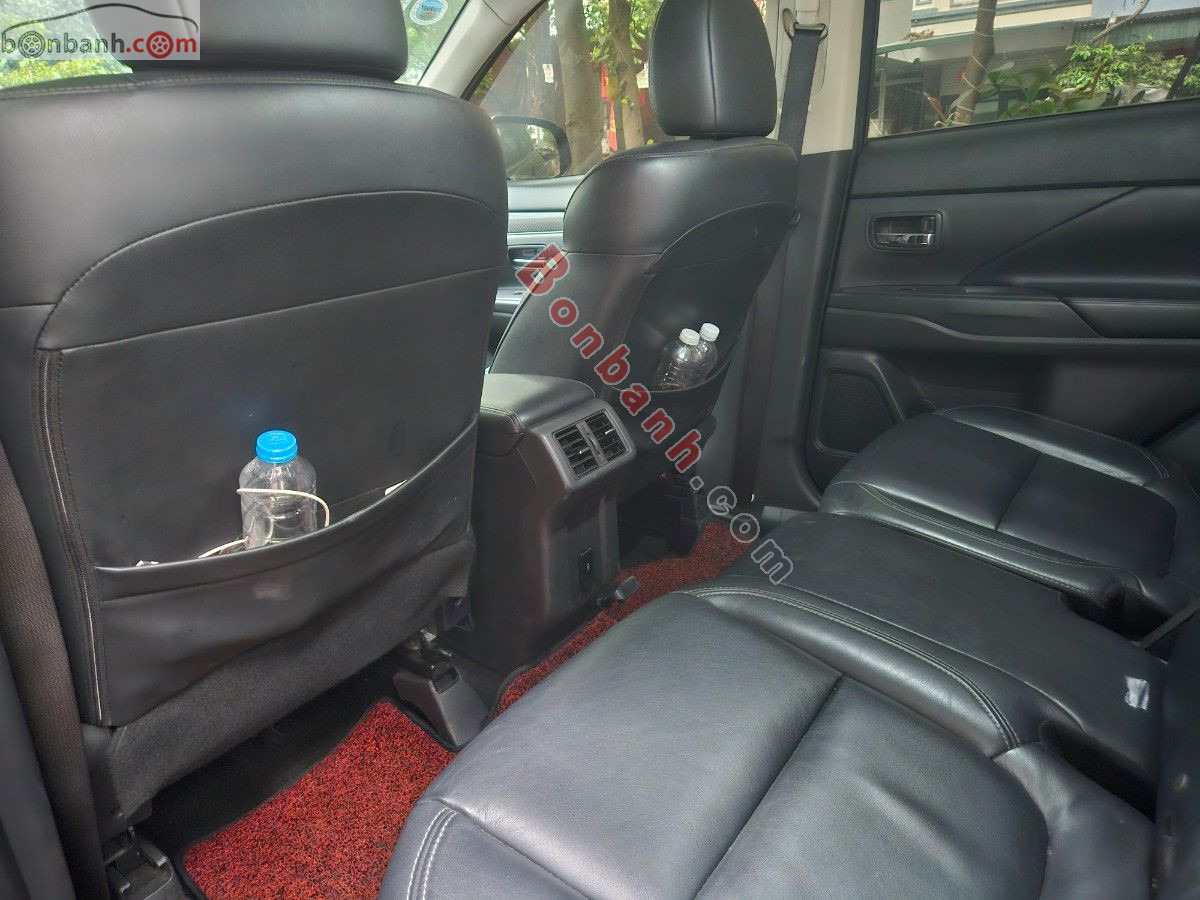 Bán ô tô Mitsubishi Outlander 2.0 CVT Premium - 2020 - xe cũ