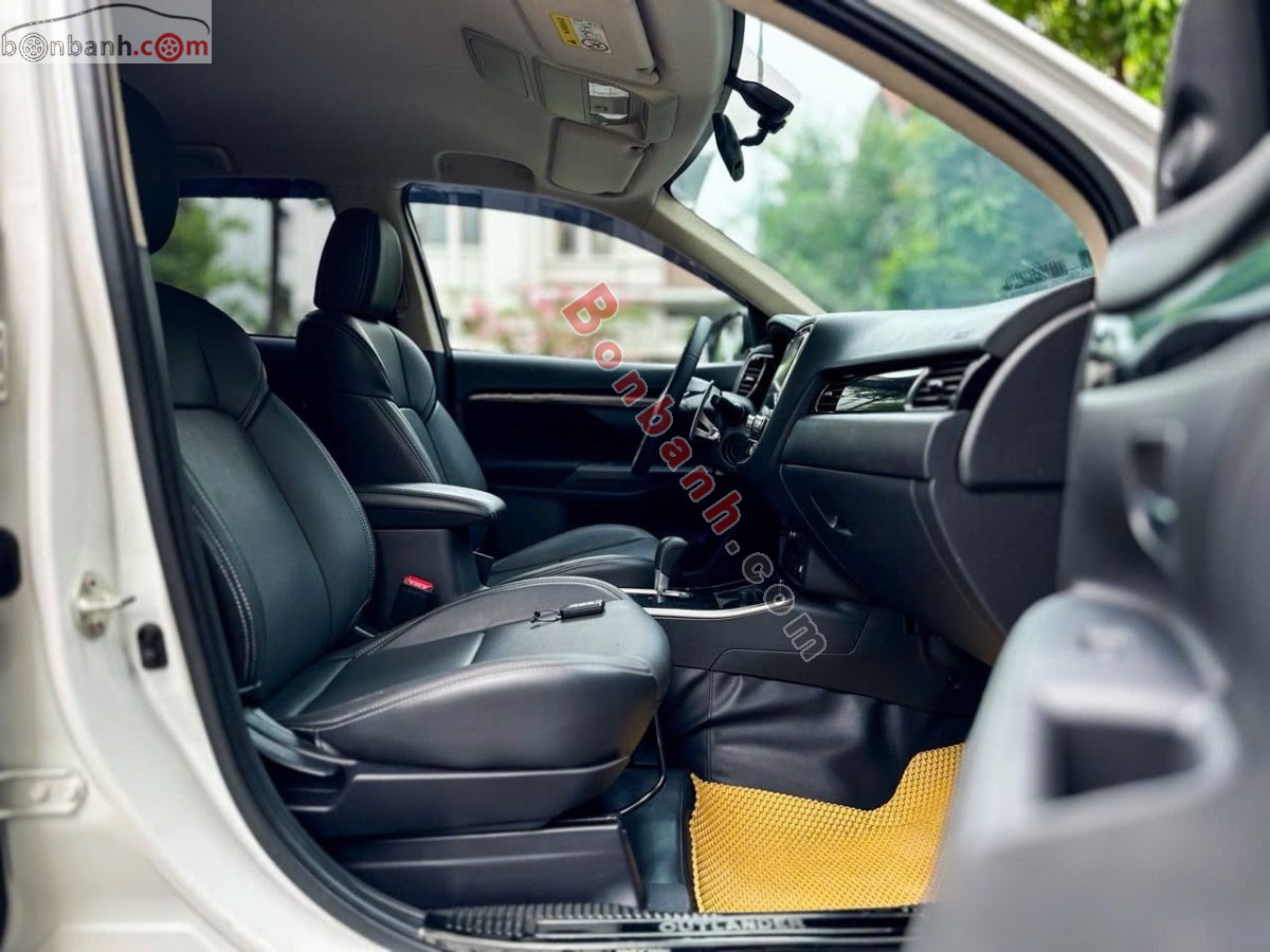 Bán ô tô Mitsubishi Outlander 2.0 CVT - 2020 - xe cũ