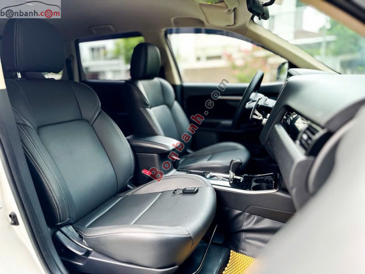 Bán ô tô Mitsubishi Outlander 2.0 CVT - 2020 - xe cũ