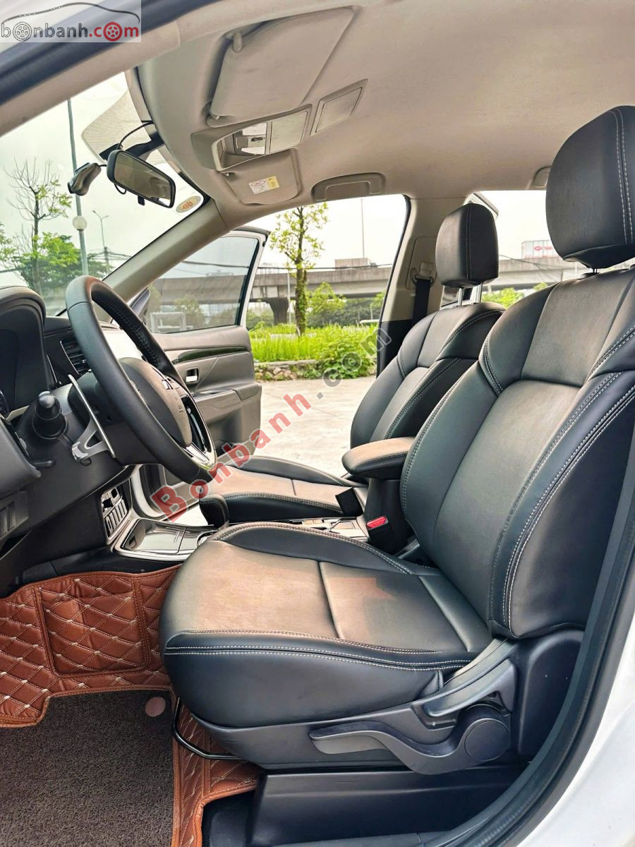 Bán ô tô Mitsubishi Outlander 2.0 CVT - 2020 - xe cũ