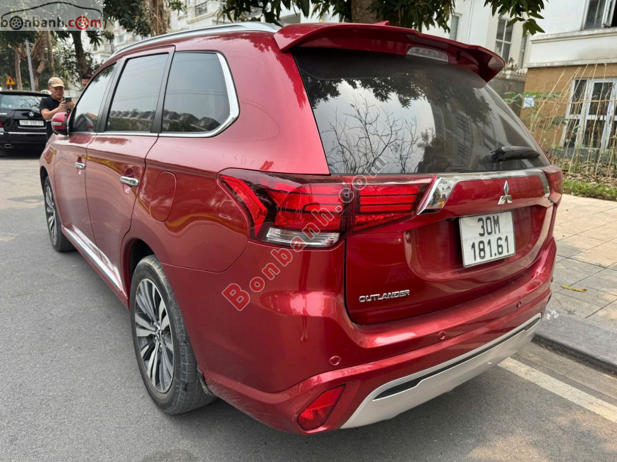 Bán ô tô Mitsubishi Outlander Premium 2.0 CVT - 2023 - xe cũ