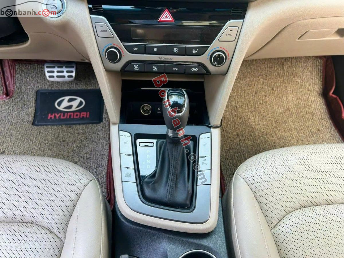 Bán ô tô Hyundai Elantra 2.0 AT - 2018 - xe cũ