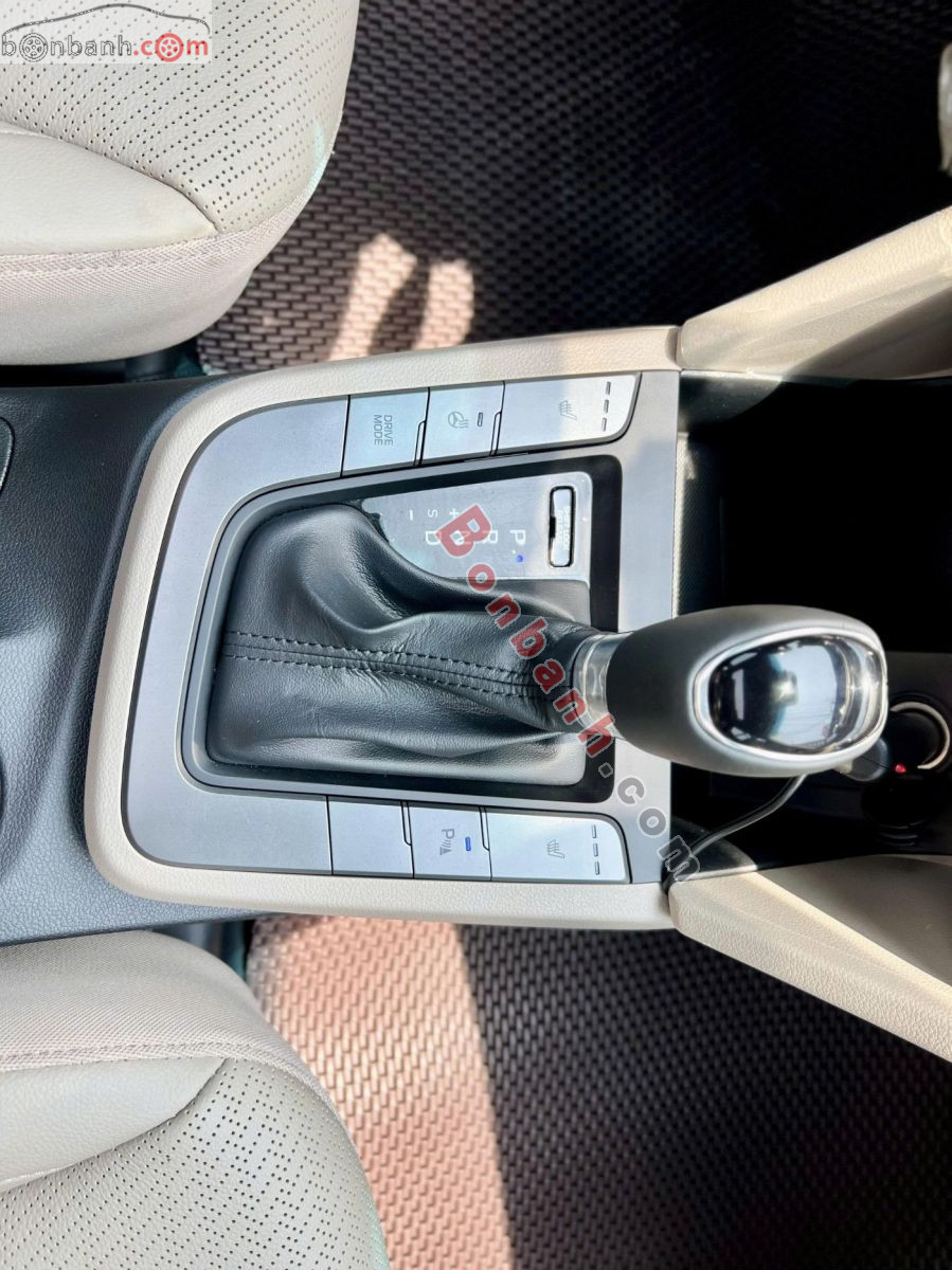 Bán ô tô Hyundai Elantra 2.0 AT - 2021 - xe cũ