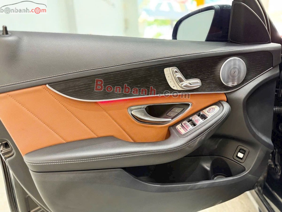 Bán ô tô Mercedes Benz C class C300 AMG - 2019 - xe cũ