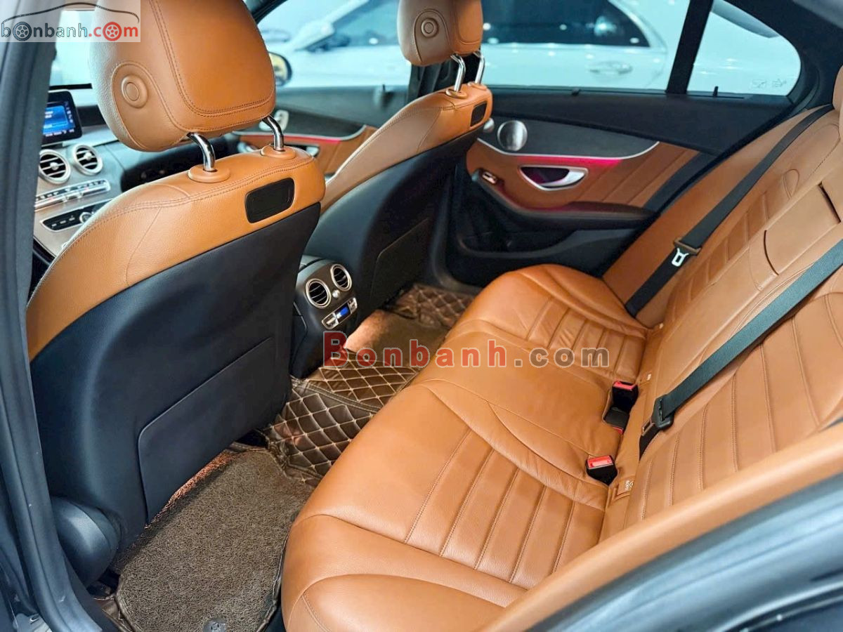 Bán ô tô Mercedes Benz C class C300 AMG - 2019 - xe cũ