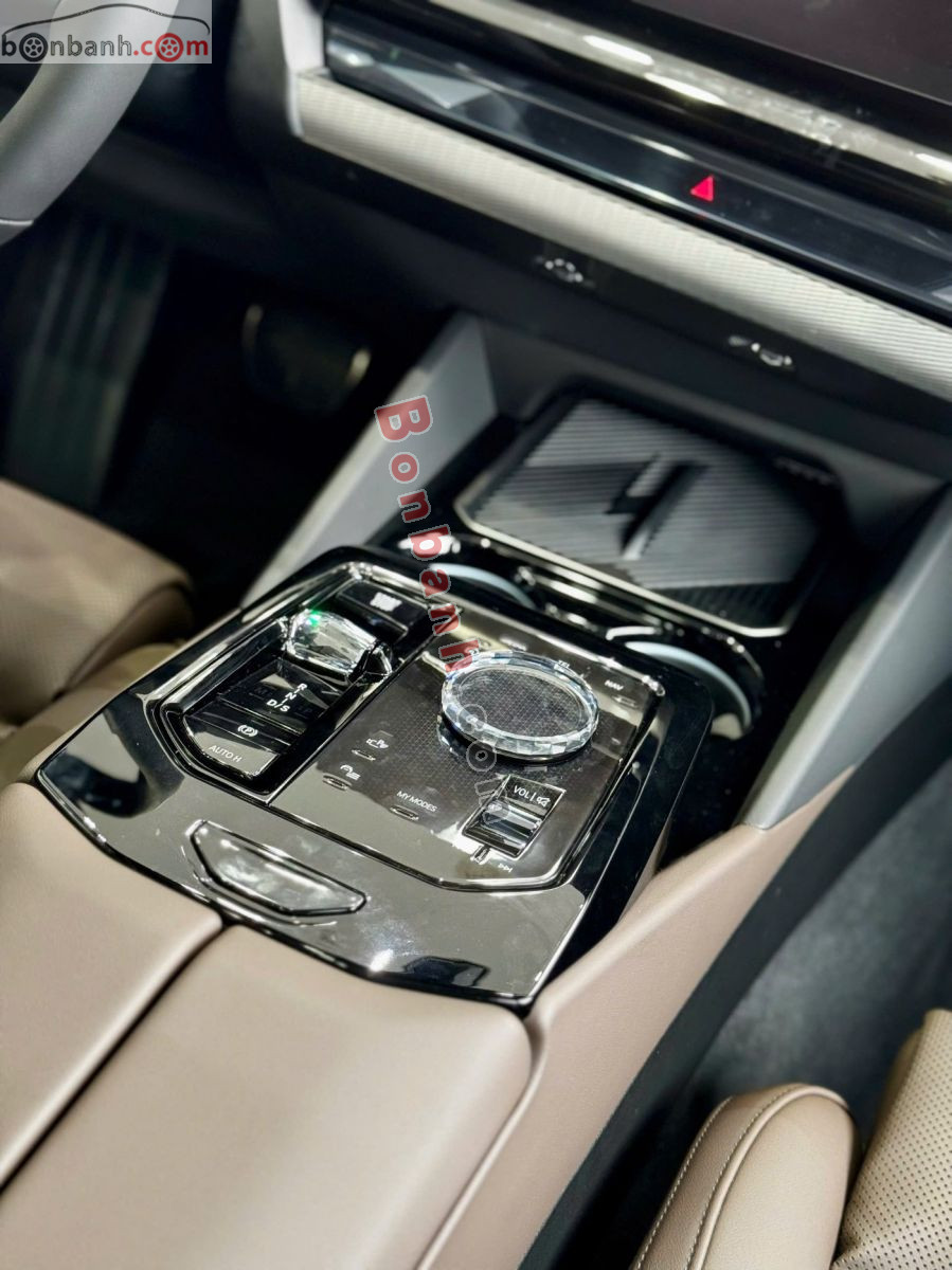 Bán ô tô BMW 5 Series 530i M Sport - 2026 - xe mới