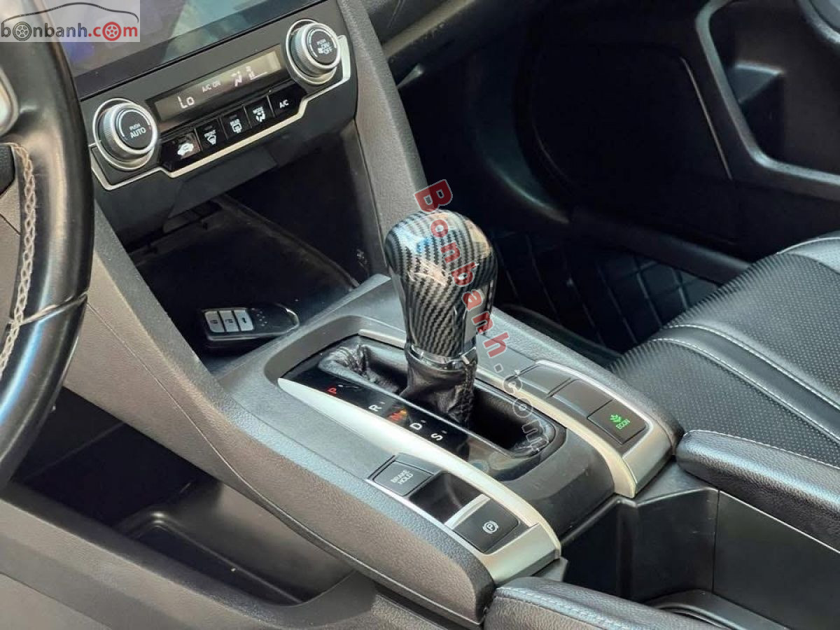 Bán ô tô Honda Civic 1.8 E - 2017 - xe cũ