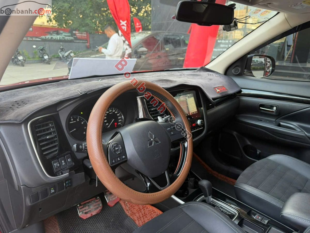 Bán ô tô Mitsubishi Outlander 2.0 CVT - 2022 - xe cũ
