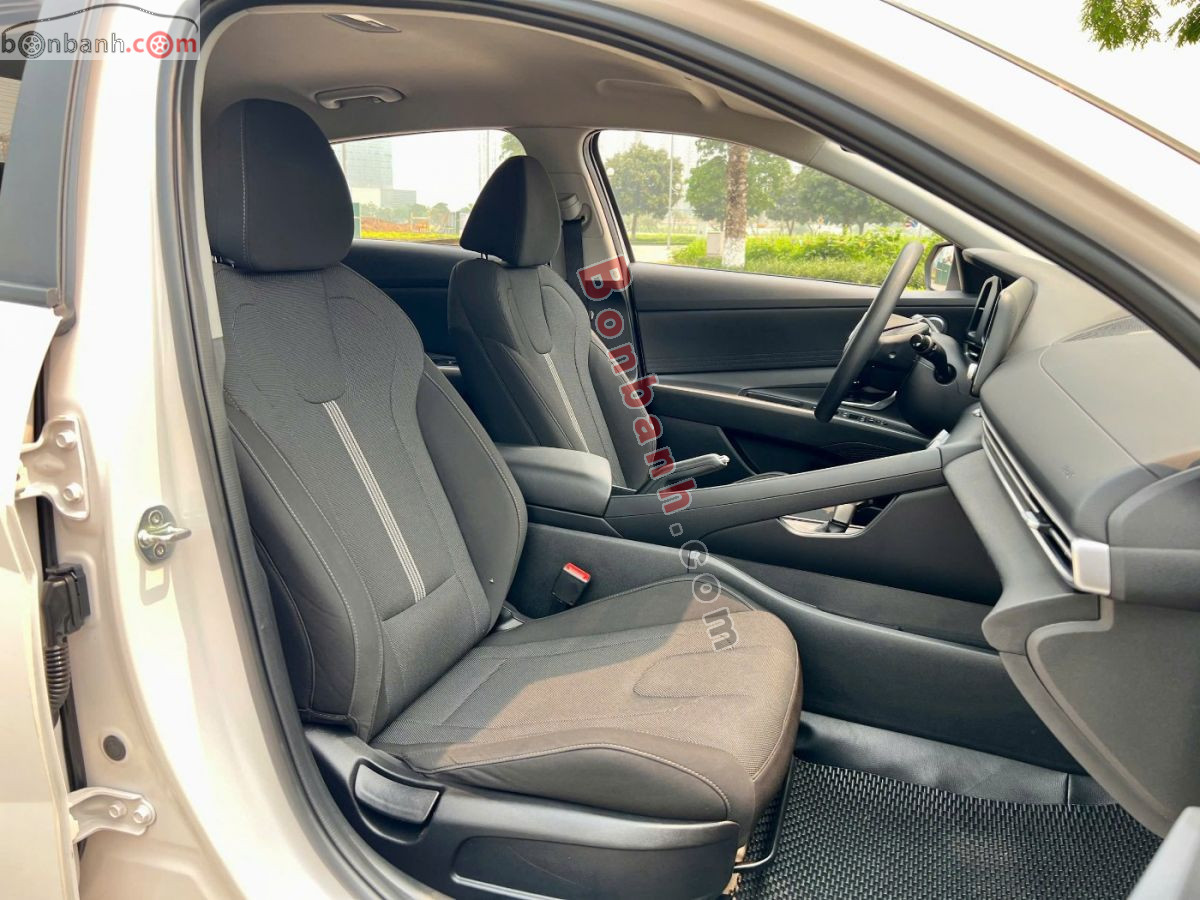 Bán ô tô Hyundai Elantra 1.6 AT Tiêu chuẩn - 2023 - xe cũ