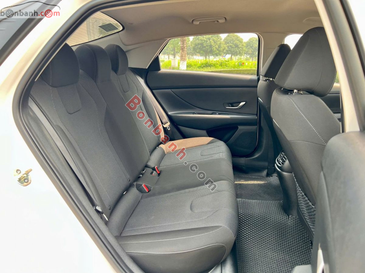 Bán ô tô Hyundai Elantra 1.6 AT Tiêu chuẩn - 2023 - xe cũ