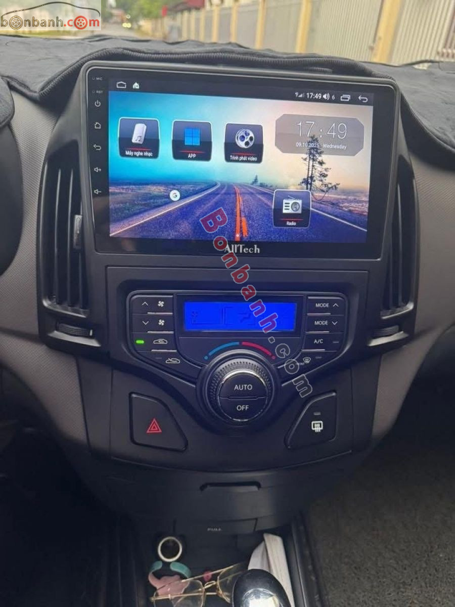 Bán ô tô Hyundai i30 CW 1.6 AT - 2011 - xe cũ