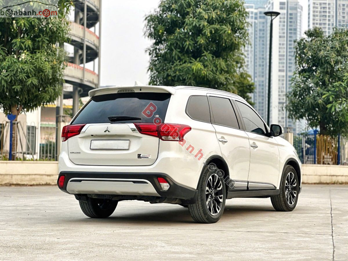 Bán ô tô Mitsubishi Outlander 2.0 CVT - 2020 - xe cũ