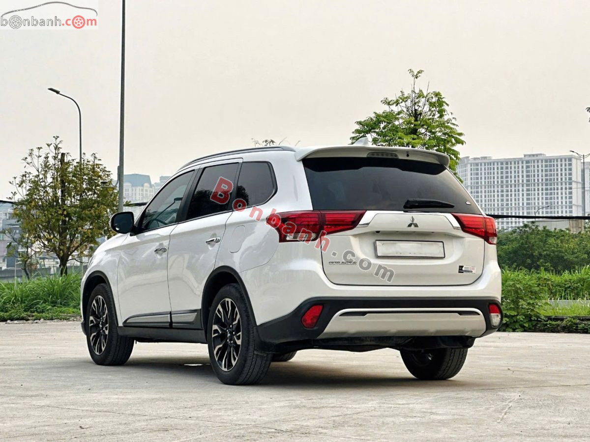 Bán ô tô Mitsubishi Outlander 2.0 CVT - 2020 - xe cũ