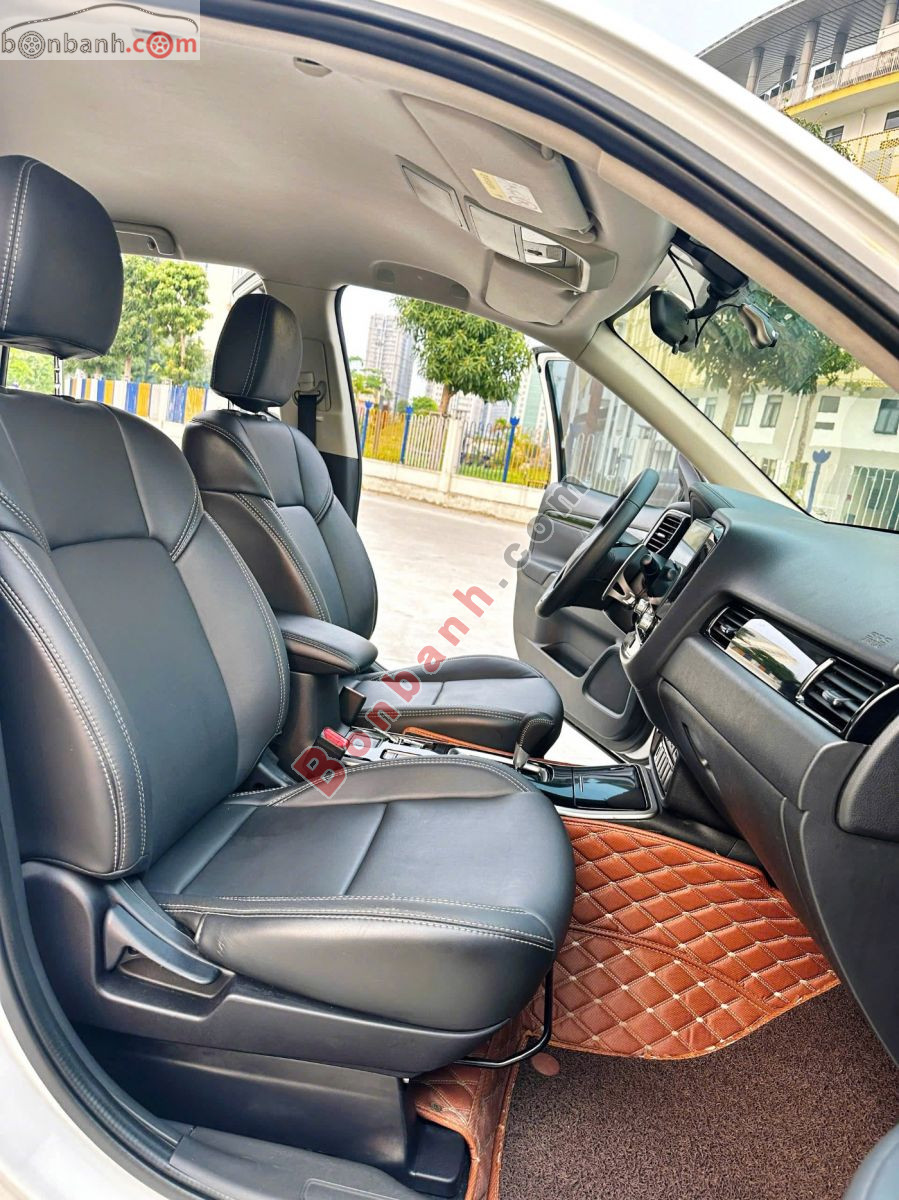Bán ô tô Mitsubishi Outlander 2.0 CVT - 2020 - xe cũ