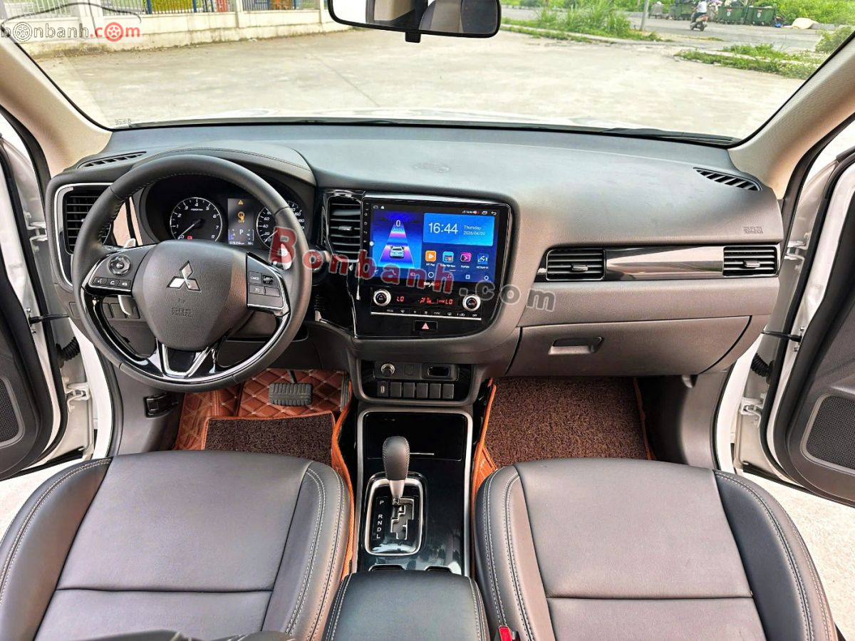 Bán ô tô Mitsubishi Outlander 2.0 CVT - 2020 - xe cũ