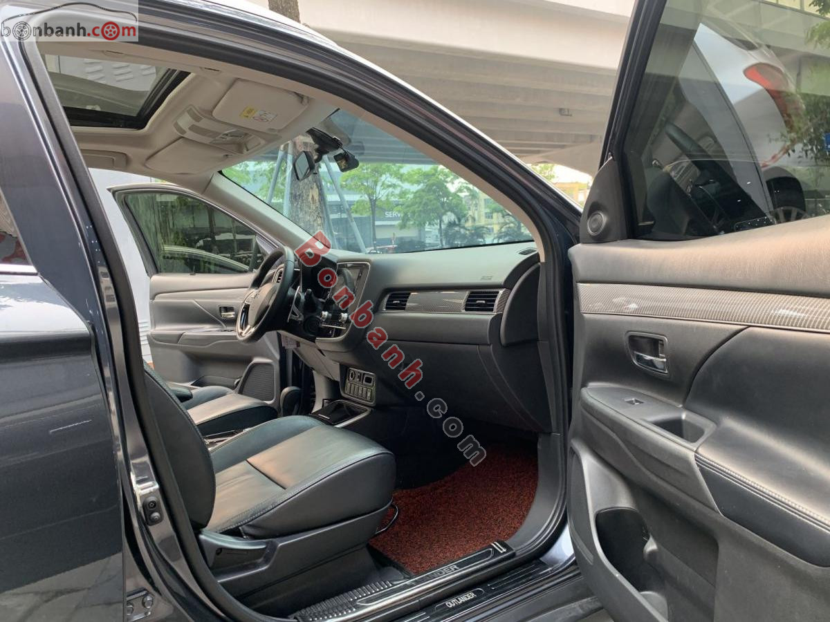 Bán ô tô Mitsubishi Outlander 2.0 CVT Premium - 2020 - xe cũ