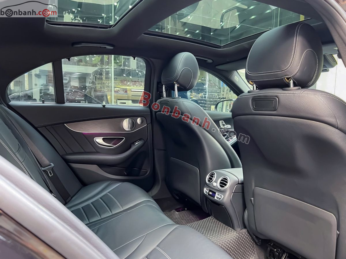 Bán ô tô Mercedes Benz C class C300 AMG - 2020 - xe cũ