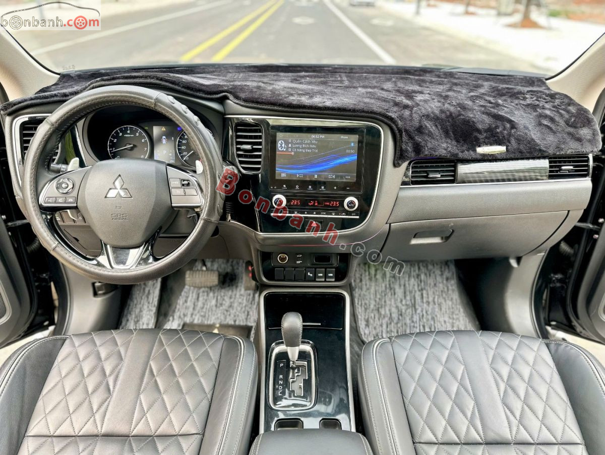 Bán ô tô Mitsubishi Outlander Premium 2.0 CVT - 2022 - xe cũ