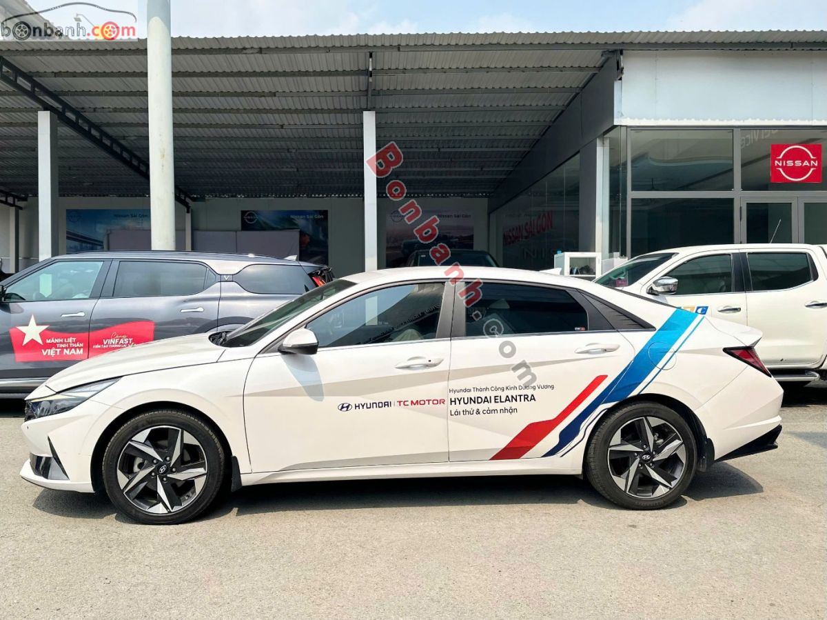 Bán ô tô Hyundai Elantra 2.0 AT Cao cấp - 2022 - xe cũ