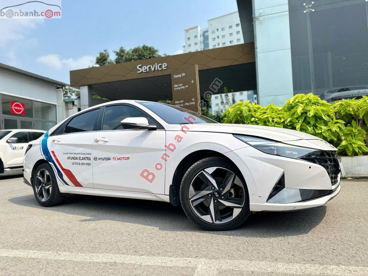 Bán ô tô Hyundai Elantra 2.0 AT Cao cấp - 2022 - xe cũ