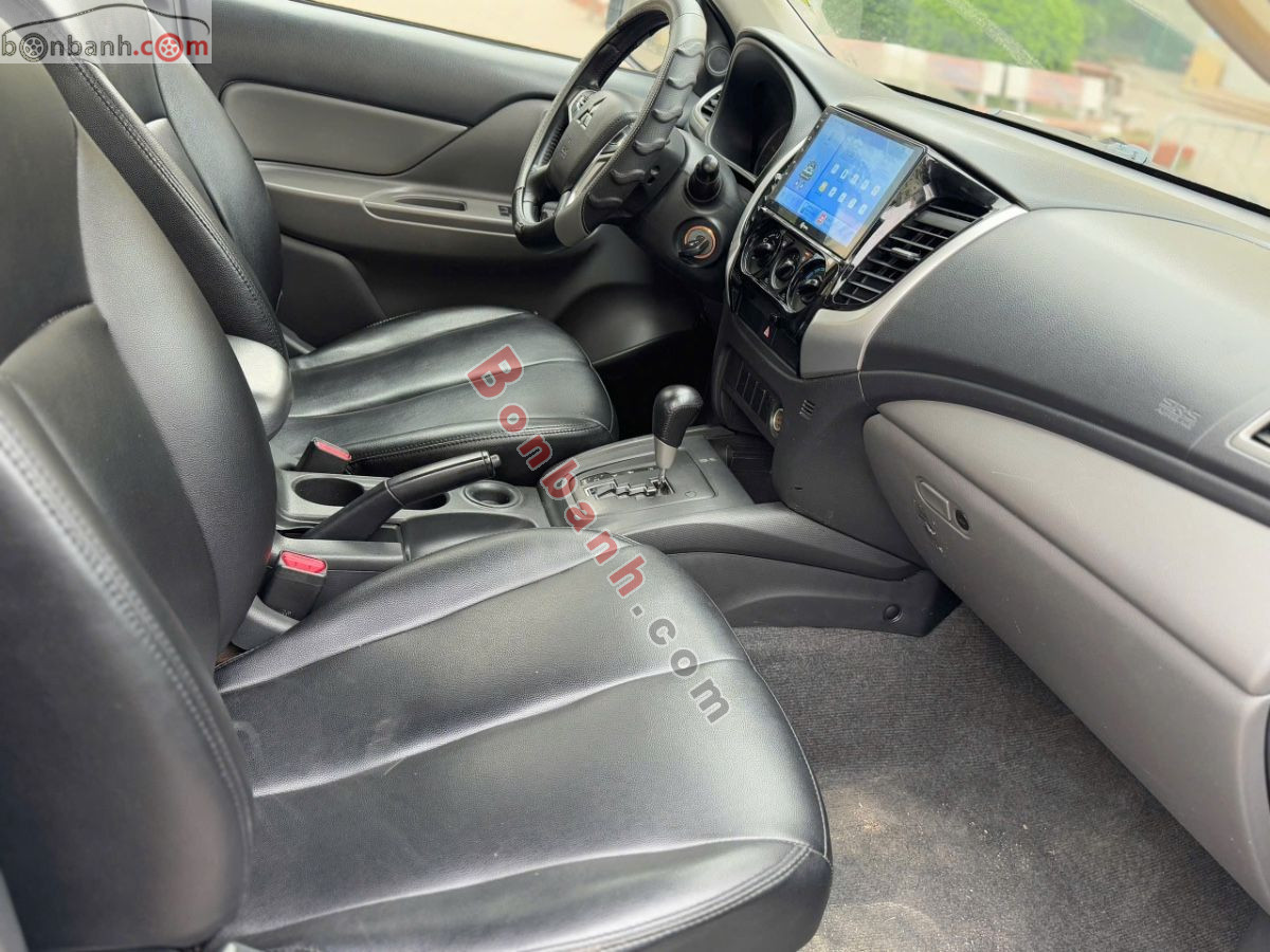 Bán ô tô Mitsubishi Triton 4x2 AT - 2018 - xe cũ