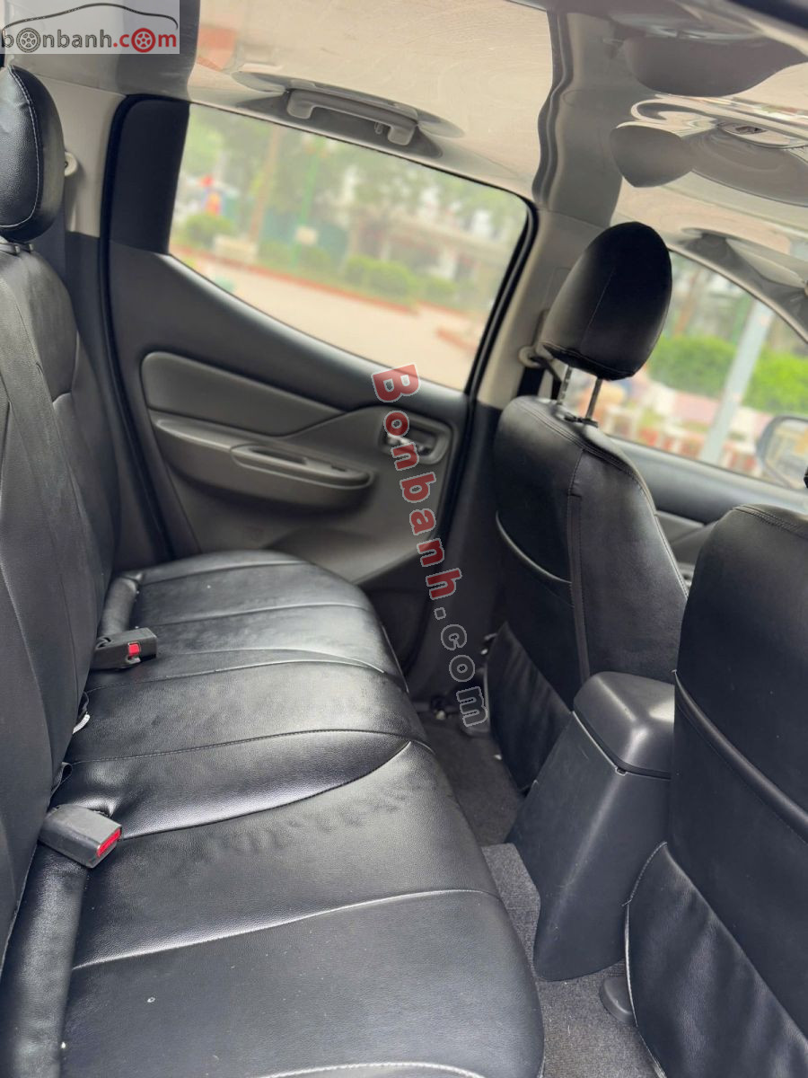 Bán ô tô Mitsubishi Triton 4x2 AT - 2018 - xe cũ