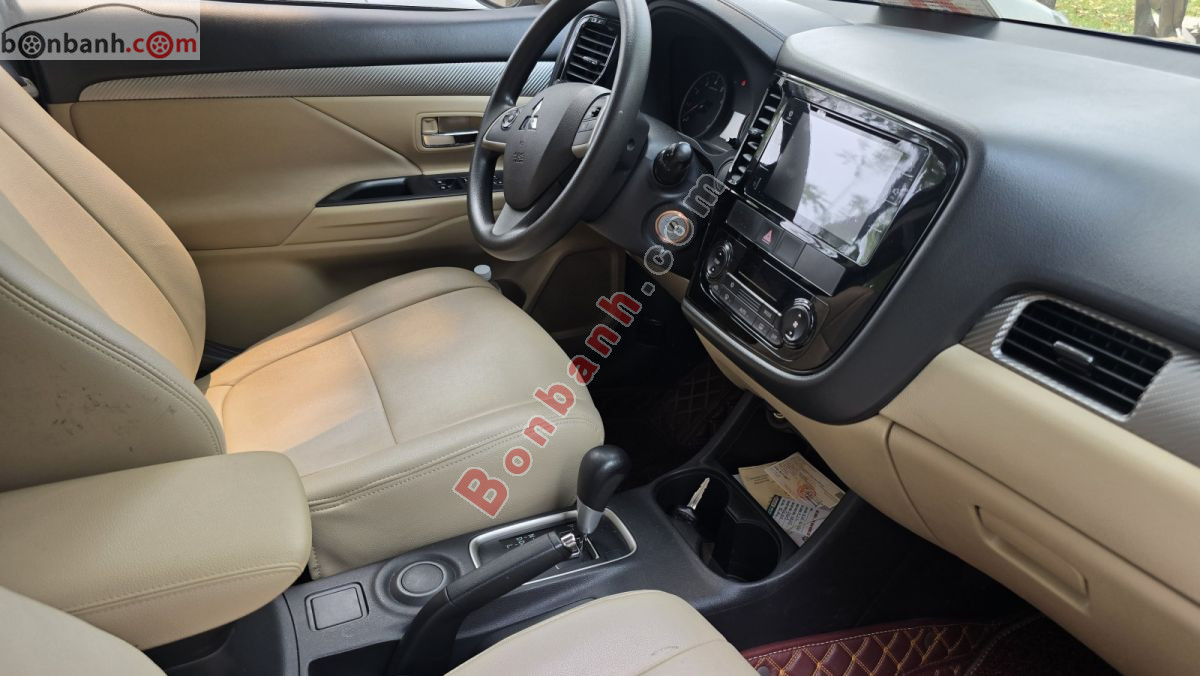 Bán ô tô Mitsubishi Outlander 2.0 STD - 2016 - xe cũ