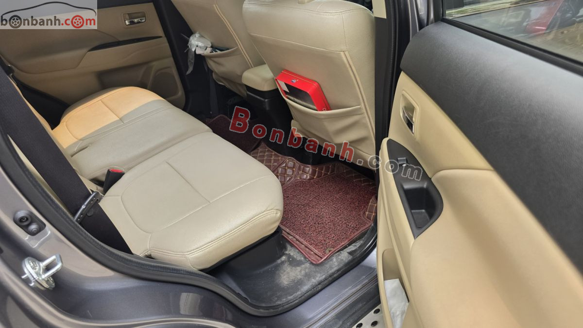 Bán ô tô Mitsubishi Outlander 2.0 STD - 2016 - xe cũ