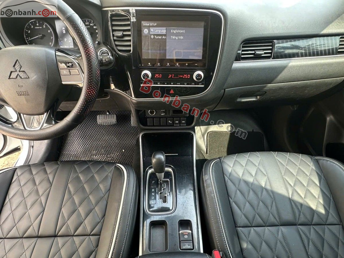 Bán ô tô Mitsubishi Outlander Premium 2.0 CVT - 2022 - xe cũ
