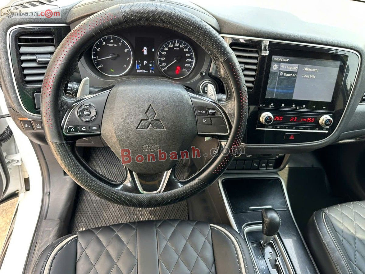 Bán ô tô Mitsubishi Outlander Premium 2.0 CVT - 2022 - xe cũ