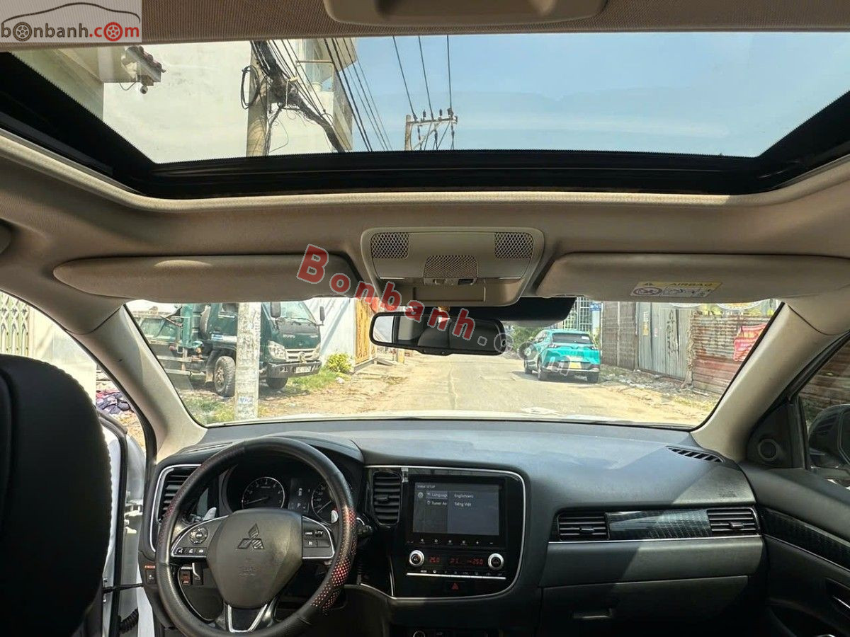 Bán ô tô Mitsubishi Outlander Premium 2.0 CVT - 2022 - xe cũ